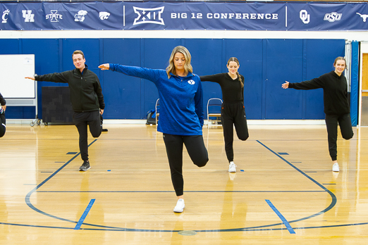 Women doing exercises in gym